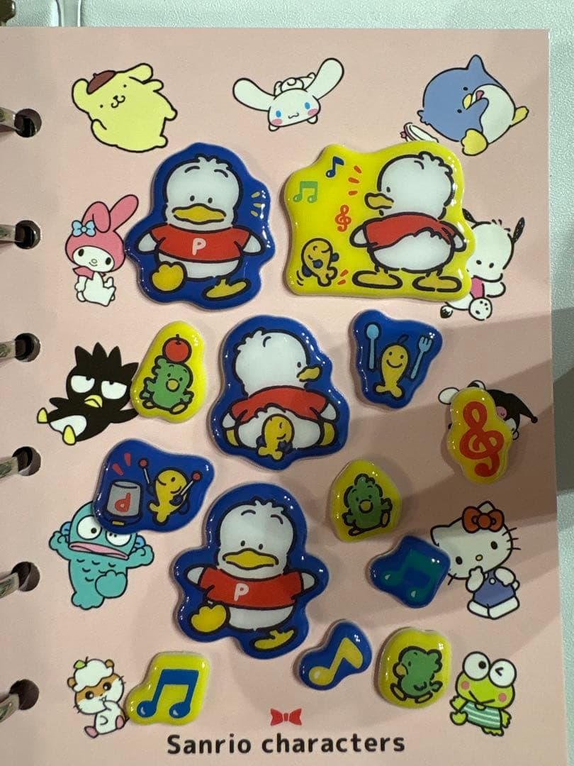 シール帳完成品　キャラクター多数　※サンリオ第一弾ボンボンドロップシールあり