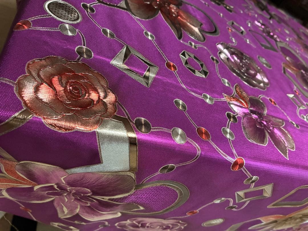 テーブルクロス　ペルシャ製　パープル紫　プレス刺繍希少花柄ゴールドvintage