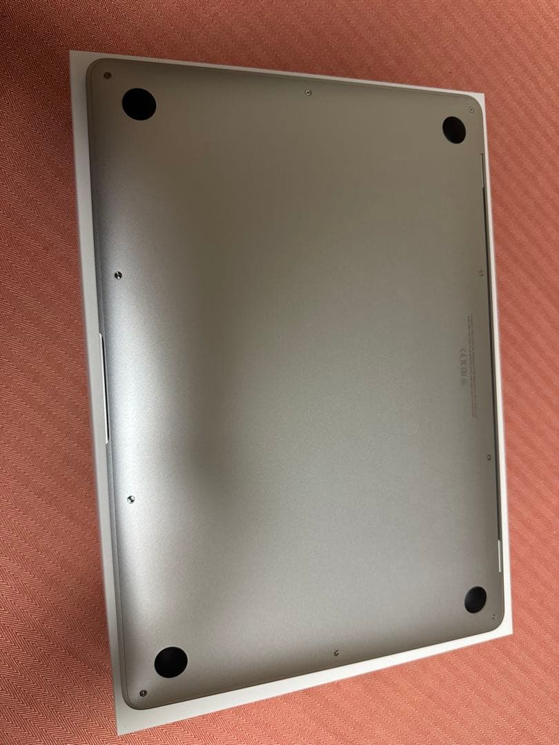 Apple MacBook M1シルバー