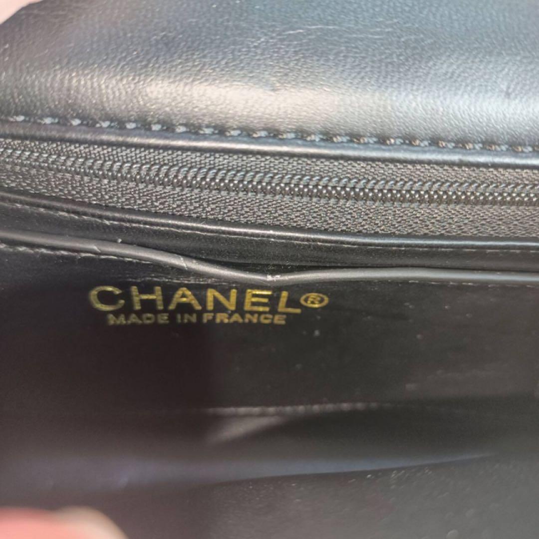 CHANELノベルティ ハンドルゴールドロゴプレート キルティング バッグ非売品