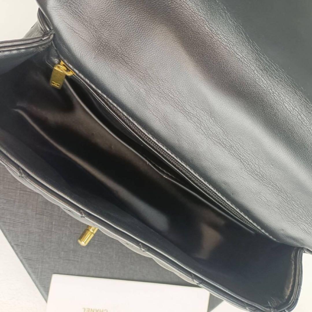 CHANELノベルティ ハンドルゴールドロゴプレート キルティング バッグ非売品