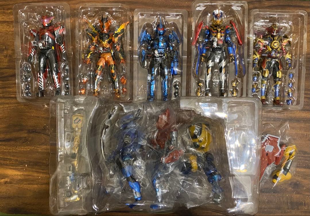 S.H.Figuarts仮面ライダービルド　セット売り