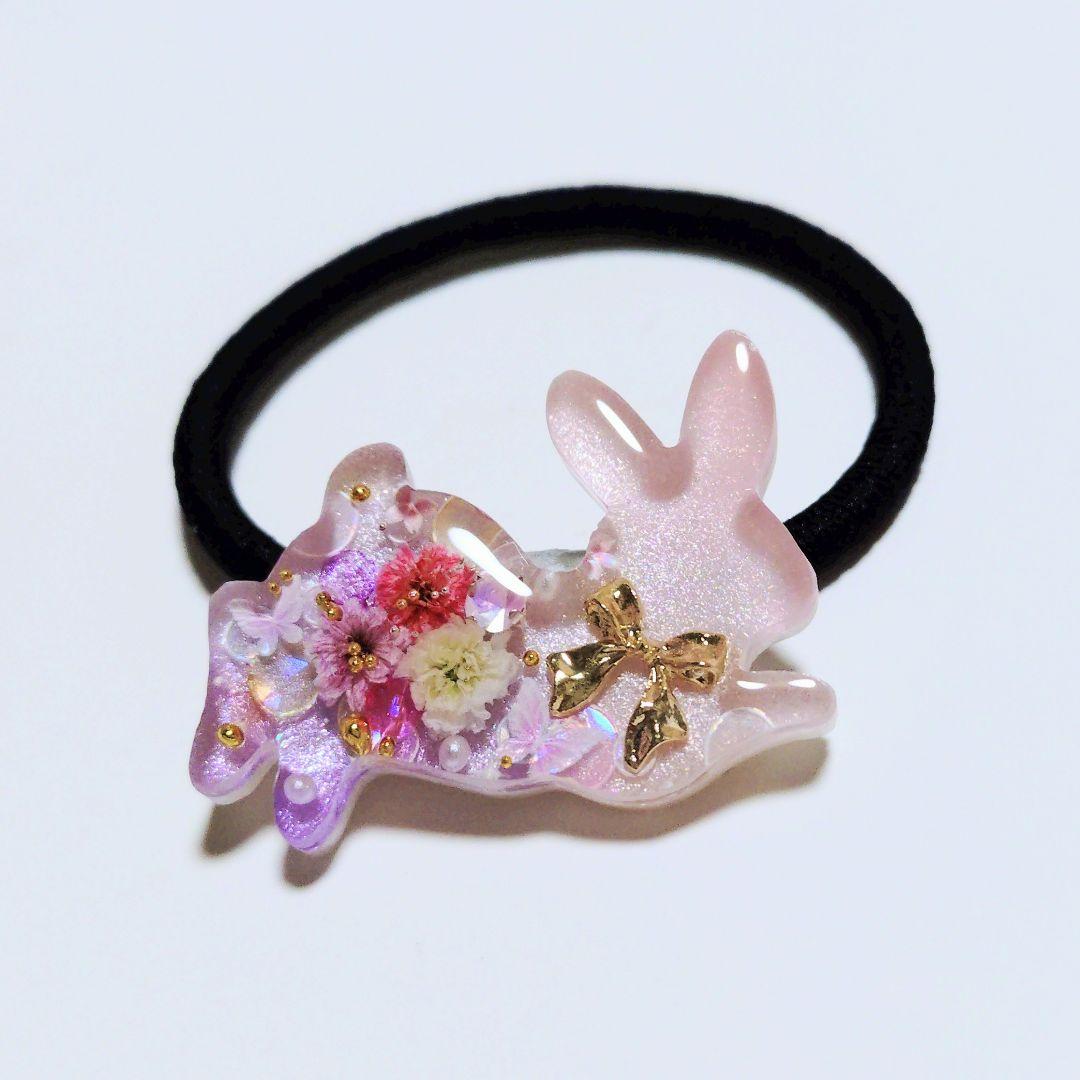 No.590　レジン ヘアゴム マグネット ピンバッジ うさぎカスミソウ
