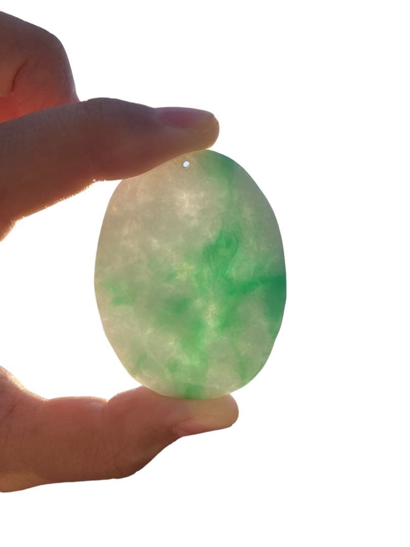 新品　ミャンマー天然翡翠 龍 Jadeペンダントトップ お守り 天然石　鑑別書付