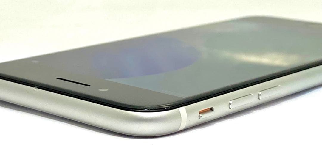 iPhone SE 第2世代 128GB SIMロック解除済 au 判定◯