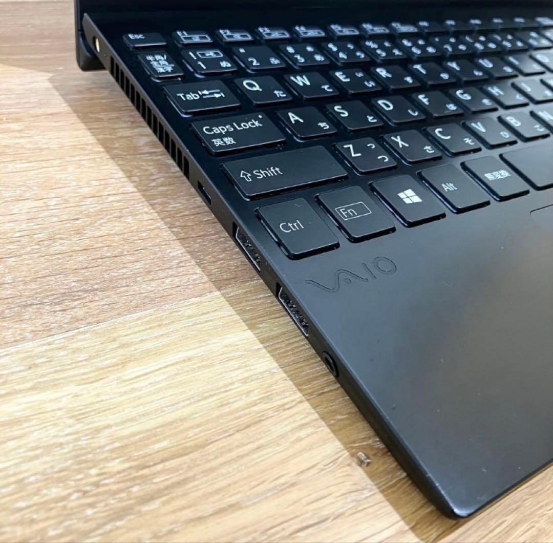 VAIO 16GB i7 第10世代 SSD カメラ付き ノートパソコン　軽量
