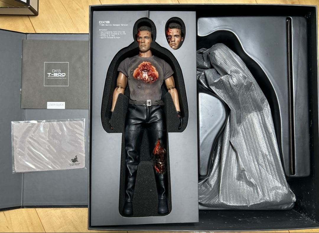 【ホットトイズ】 ターミネーター2フィギュア　Ｔ-８００（バトルダメージ版）