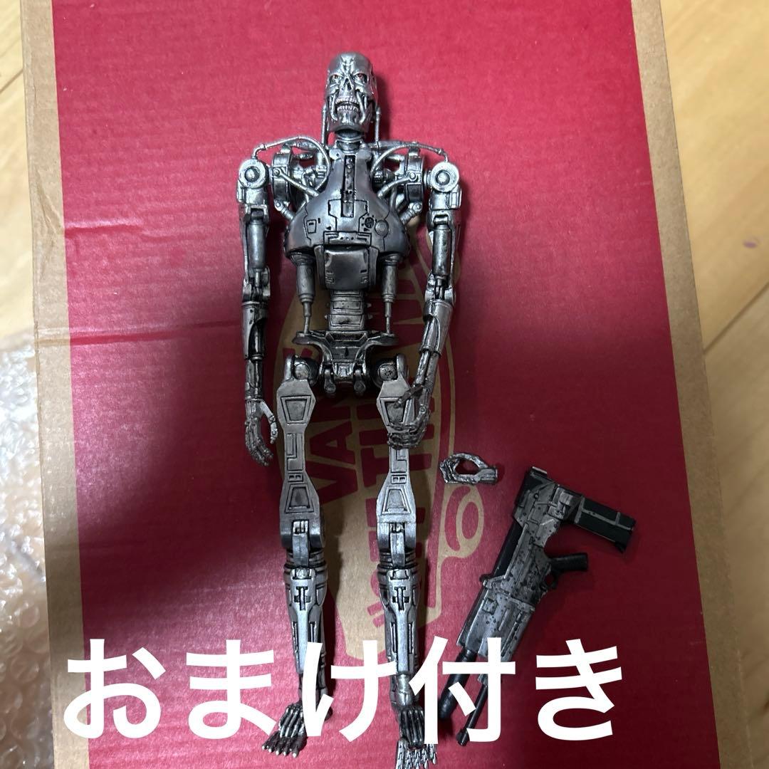 【ホットトイズ】 ターミネーター2フィギュア　Ｔ-８００（バトルダメージ版）