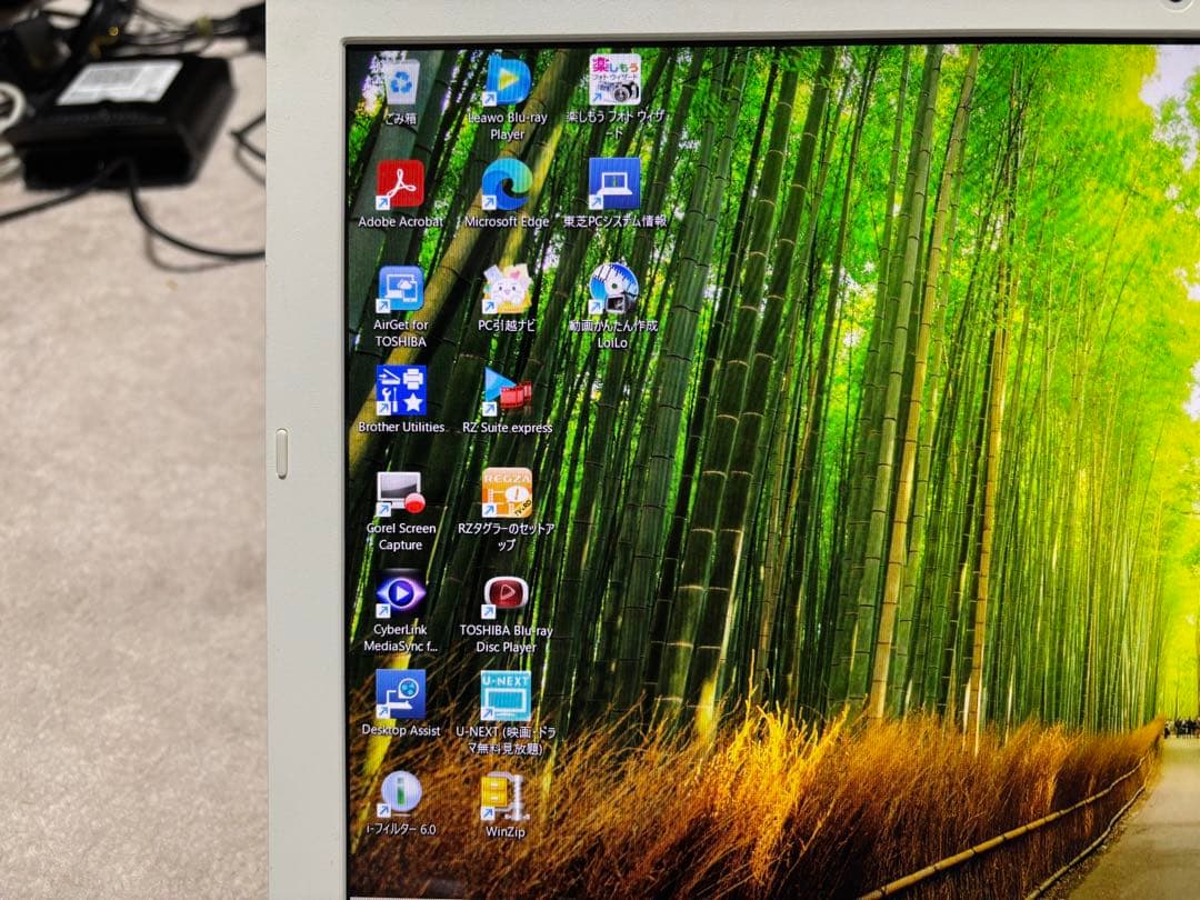 TOSHIBA dynabook TR55/RW 15.6インチ ホワイト