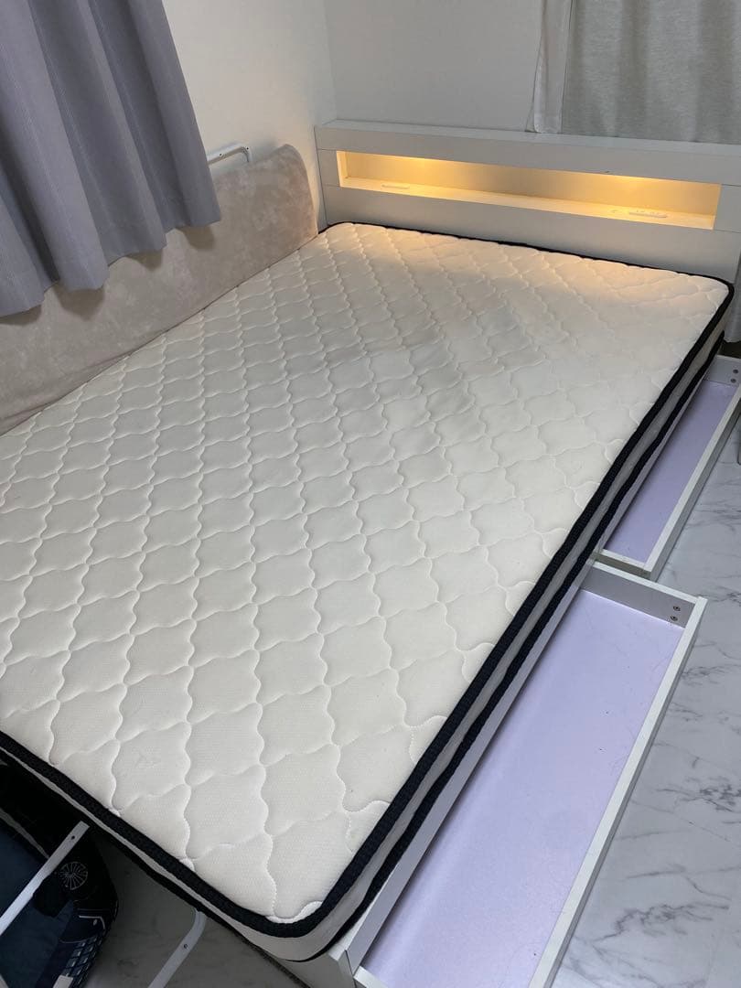 RASIK Rizon ライゾン ホワイト ベッドフレーム ※マットレス付き