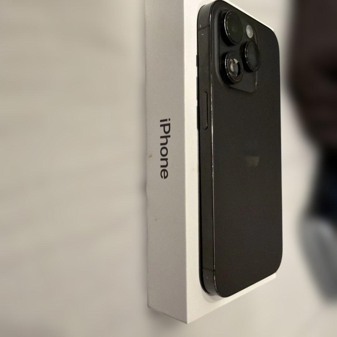 b*b様 IPhone 14 Pro ブラック　128Gb sim フリー