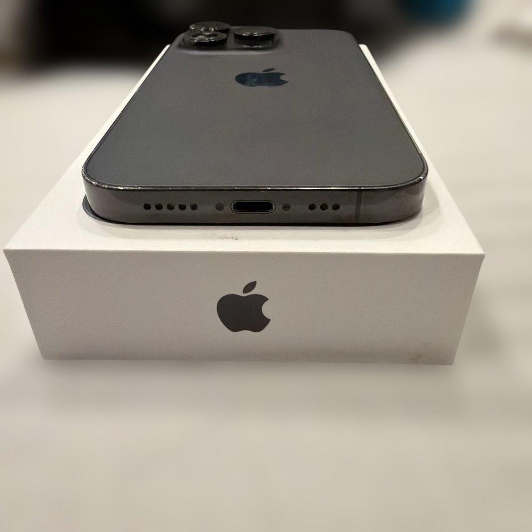 b*b様 IPhone 14 Pro ブラック　128Gb sim フリー