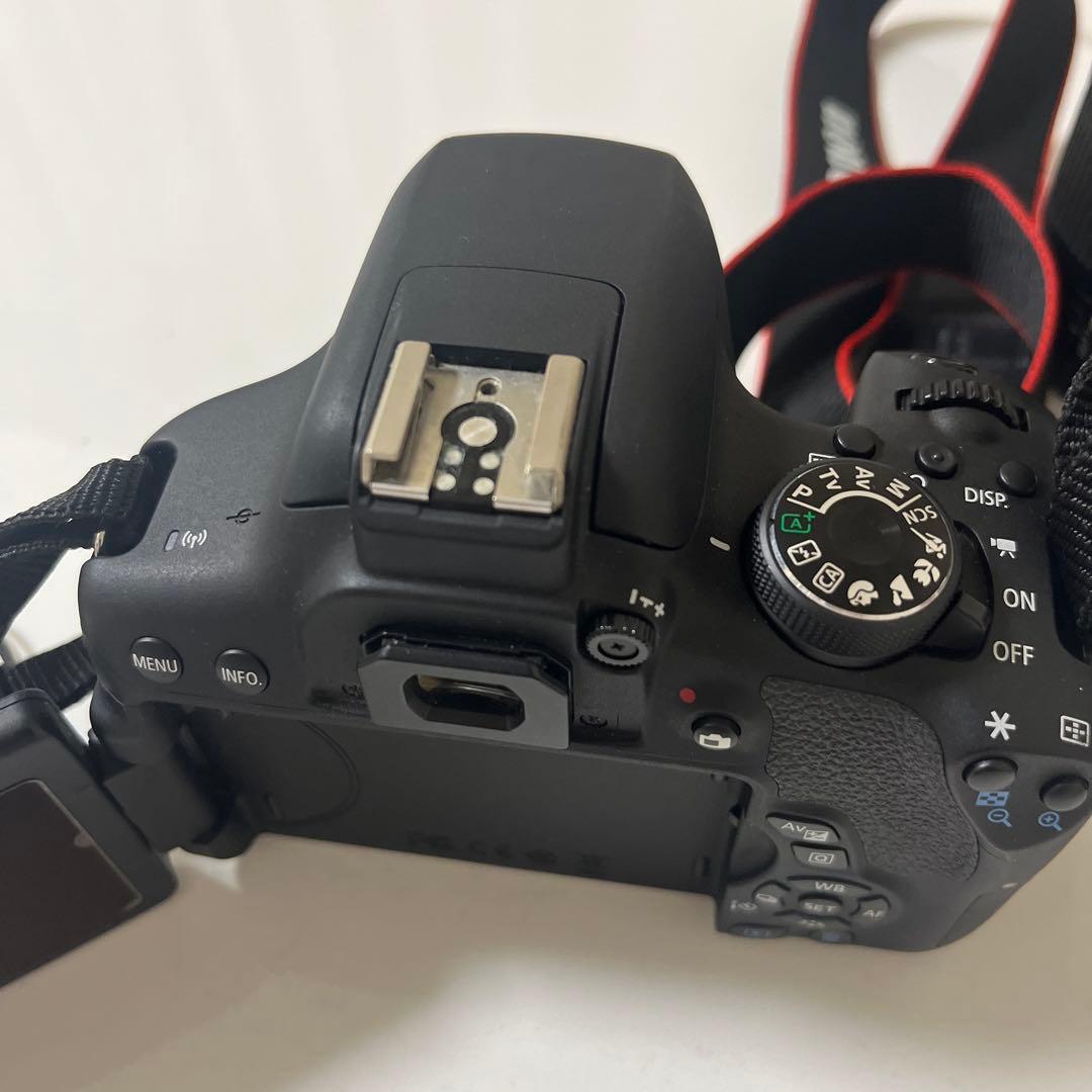 Canon EOS Kiss X8i ダブルレンズセット