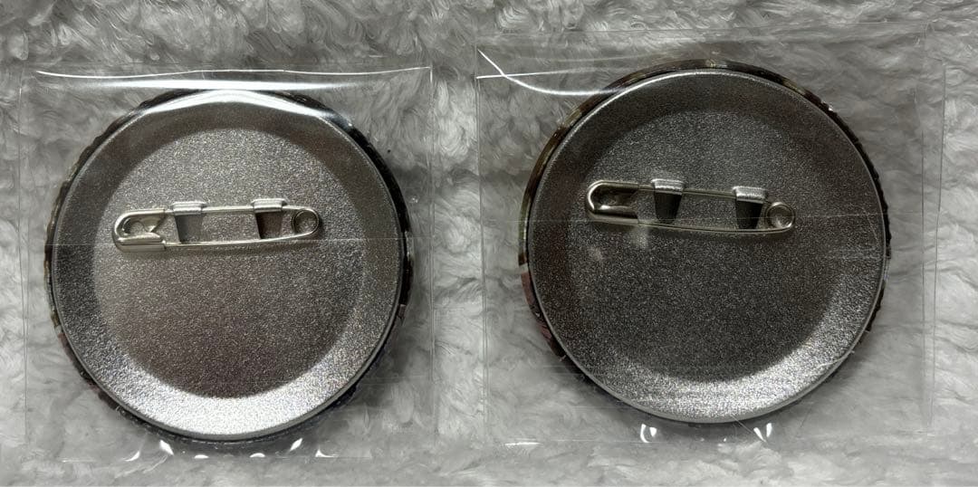 呪術廻戦 五条悟 イルミネーション 缶バッジ 2点セット