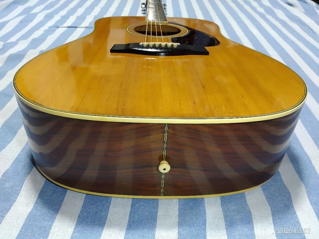 YAMAHAのジャパンヴィンテージ・ドレッドノートFG-251年代の割にはキレイ