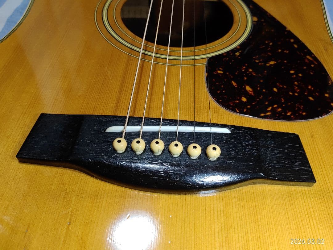 YAMAHAのジャパンヴィンテージ・ドレッドノートFG-251年代の割にはキレイ