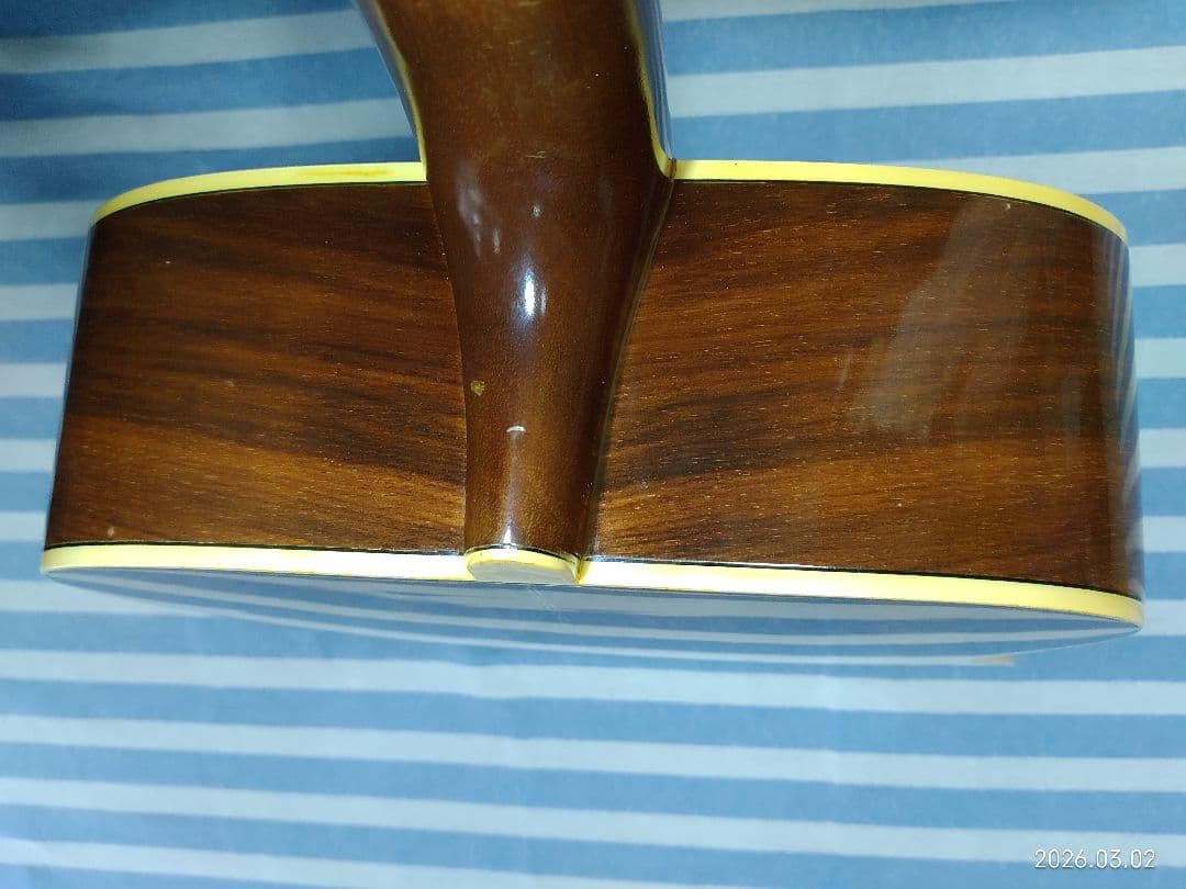 YAMAHAのジャパンヴィンテージ・ドレッドノートFG-251年代の割にはキレイ