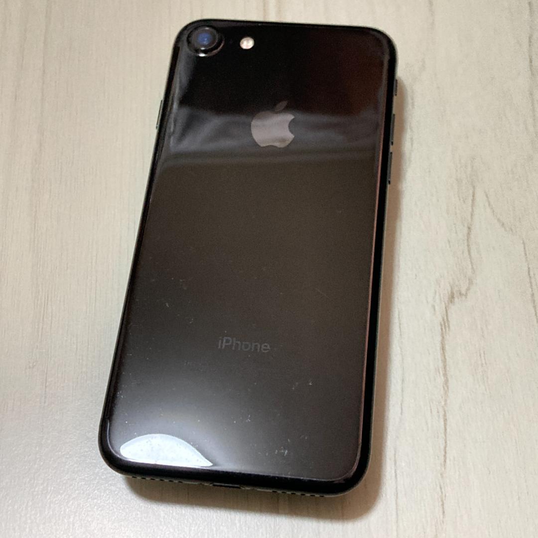 動作品 iPhone 7 J.ブラック 128GB SIMフリー 充電86％