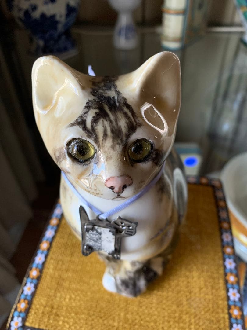 ケンジントンキャット　高さ21㎝の銀の猫ペンダント付けた可愛い￼猫ちゃん！