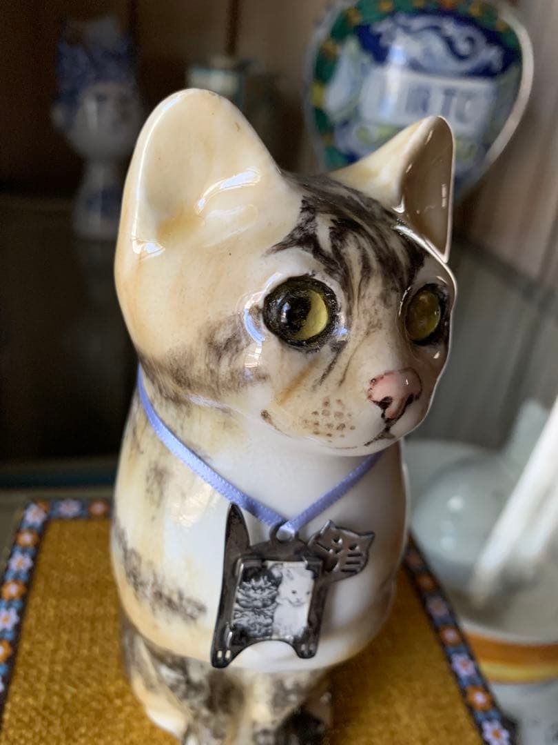 ケンジントンキャット　高さ21㎝の銀の猫ペンダント付けた可愛い￼猫ちゃん！