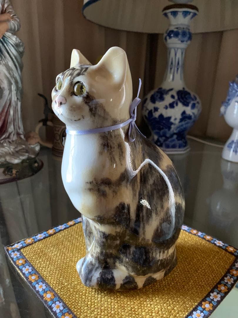 ケンジントンキャット　高さ21㎝の銀の猫ペンダント付けた可愛い￼猫ちゃん！