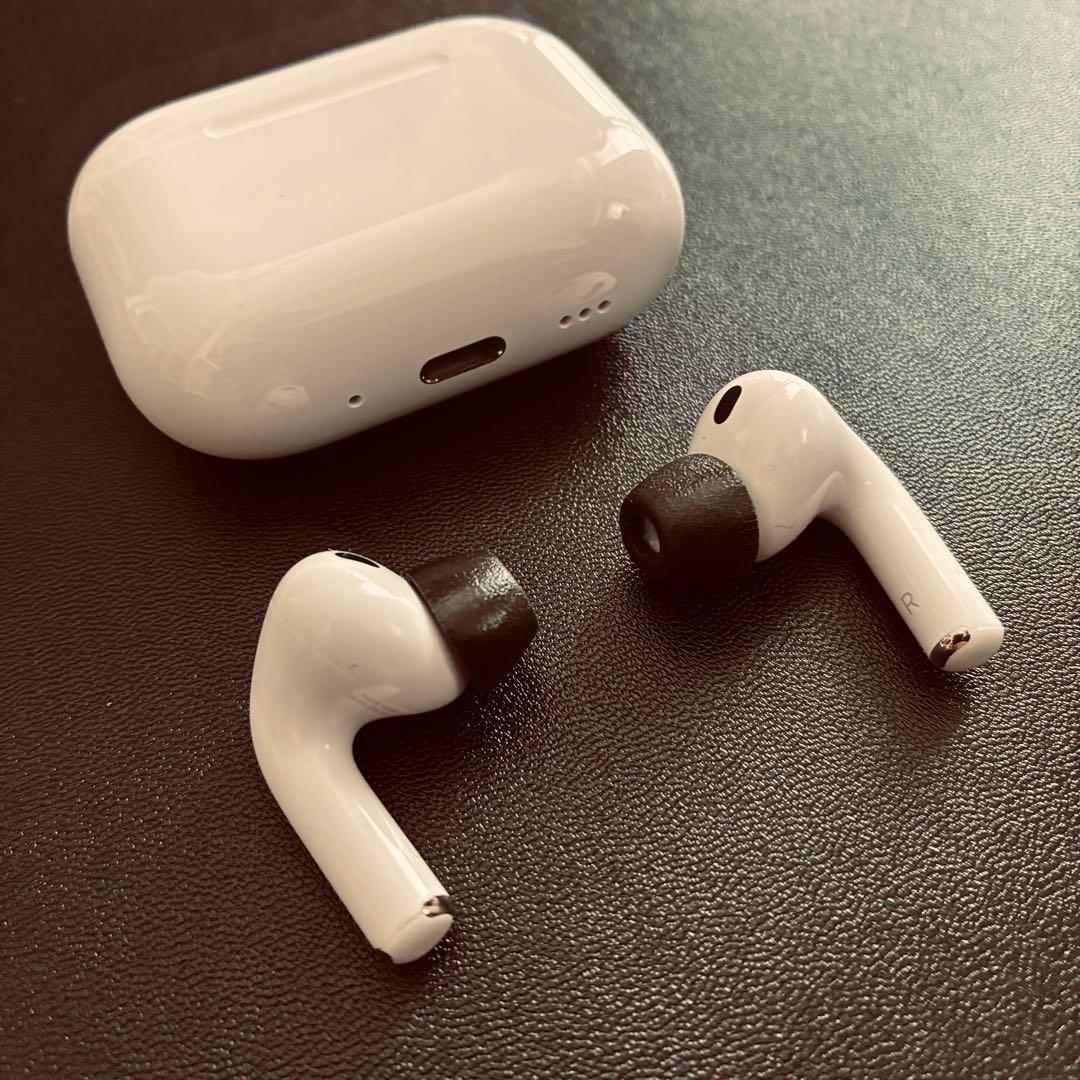 美品 AirPods Pro 3(3専用comply Mサイズ、ケース付き)
