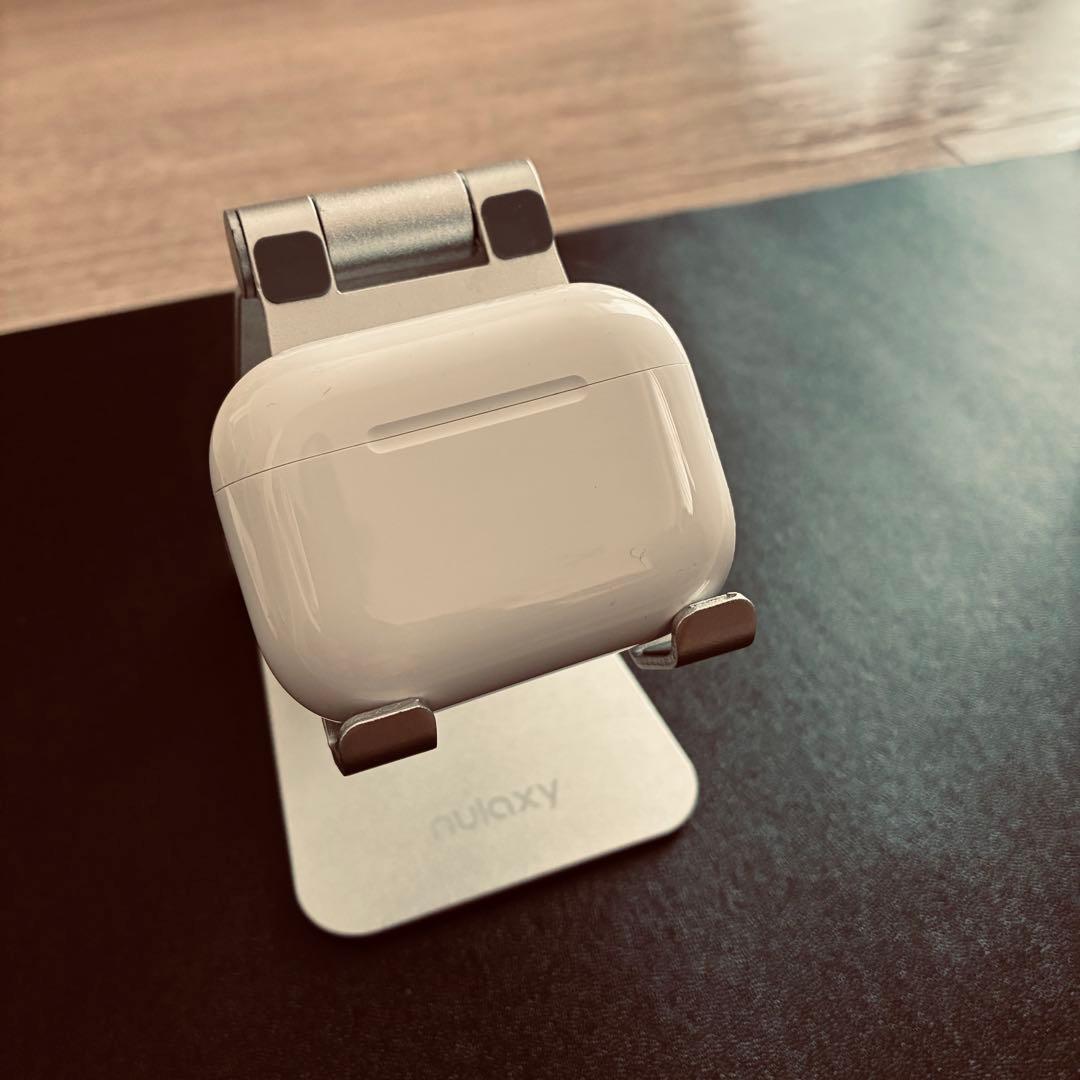 美品 AirPods Pro 3(3専用comply Mサイズ、ケース付き)