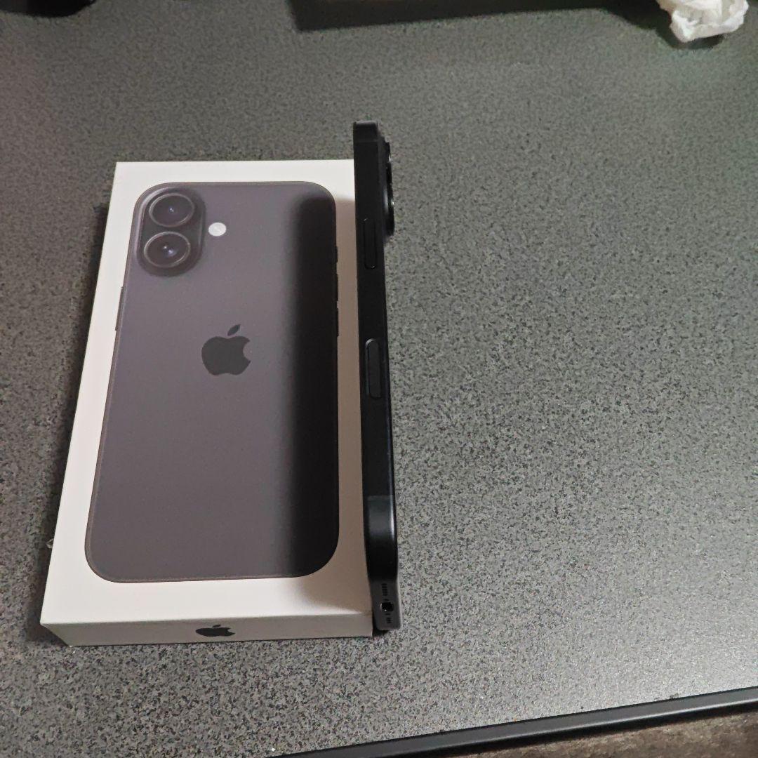 Apple iPhone 16ブラック 本体128GB 黒SIMフリーカバー付き