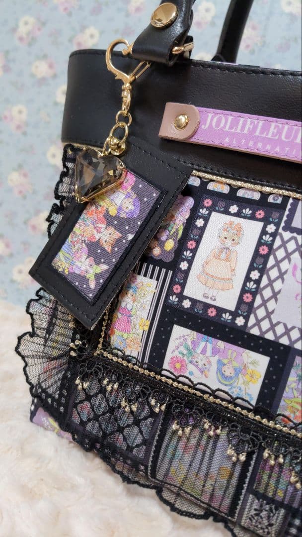 ♩*♩様 ジョリーフルール　不思議ちゃん　パッチワーク柄　チャーム付トート　内布