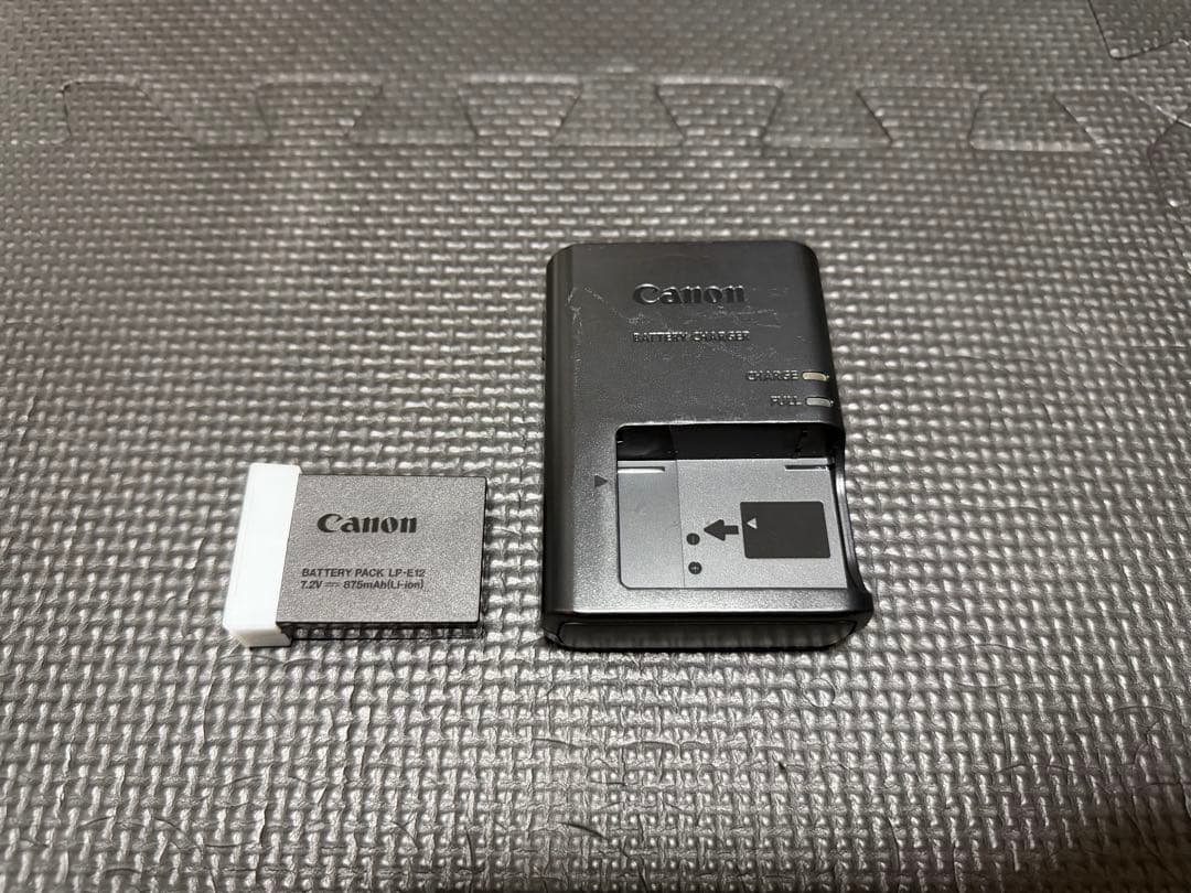 【箱付】Canon EOS Kiss M ダブルレンズキット ブラック