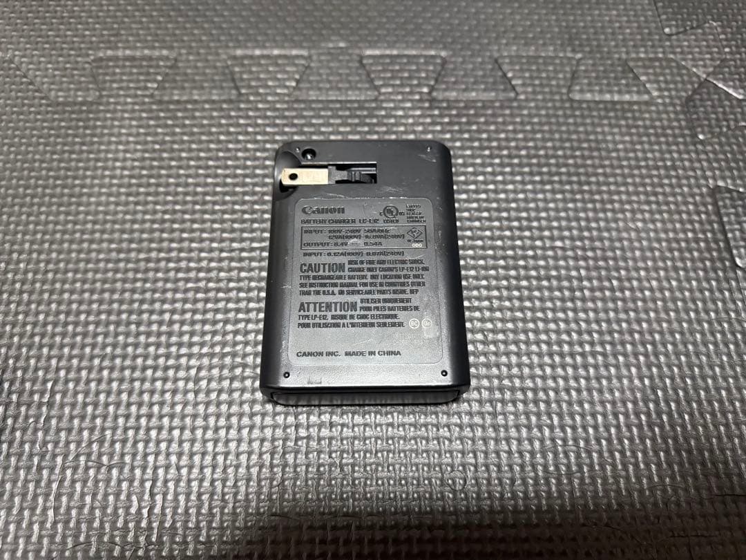 【箱付】Canon EOS Kiss M ダブルレンズキット ブラック