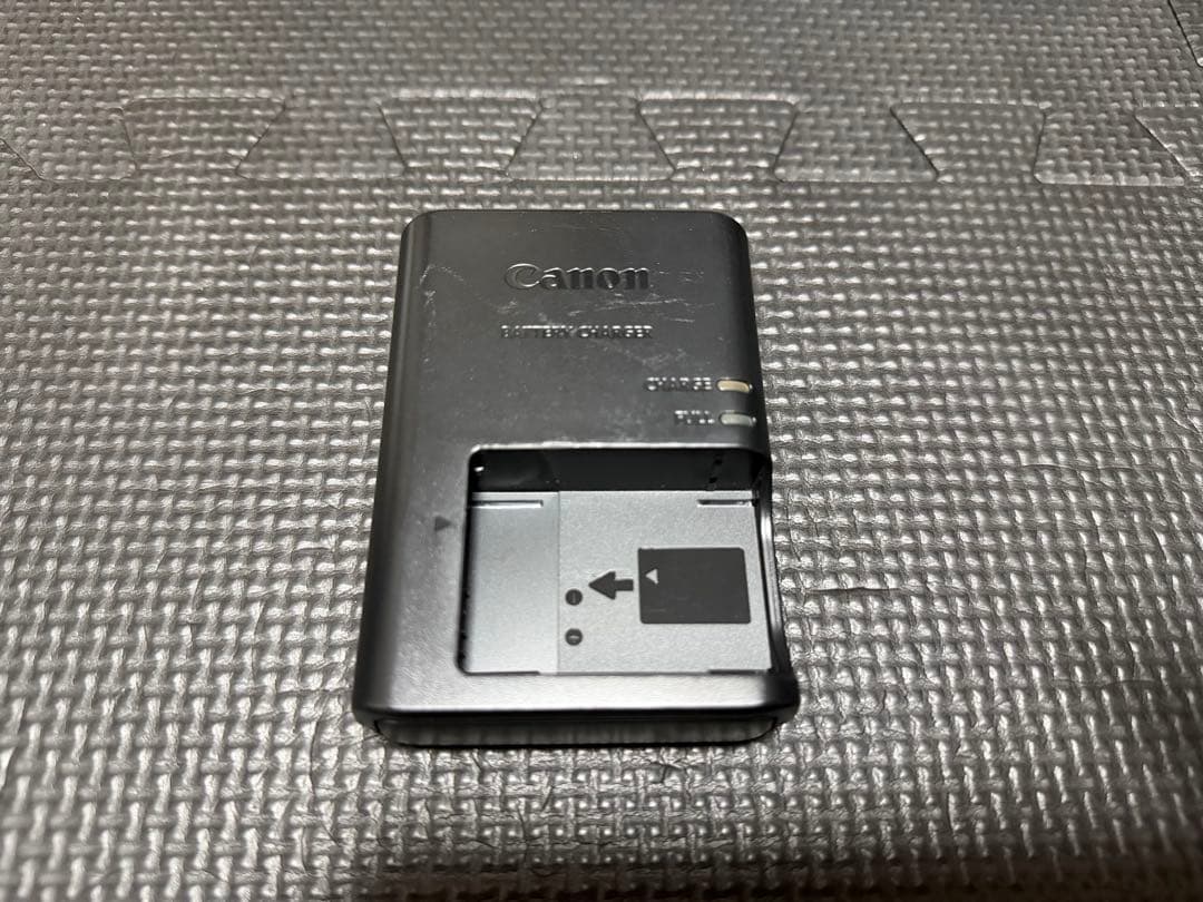 【箱付】Canon EOS Kiss M ダブルレンズキット ブラック