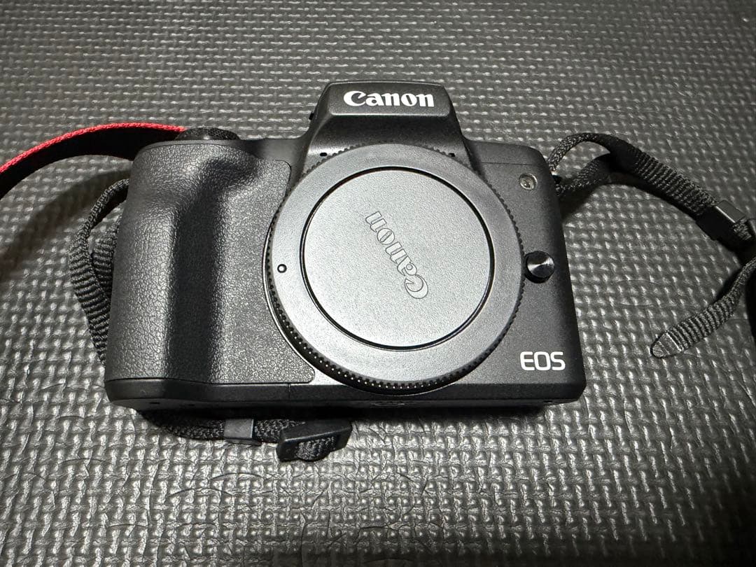 【箱付】Canon EOS Kiss M ダブルレンズキット ブラック