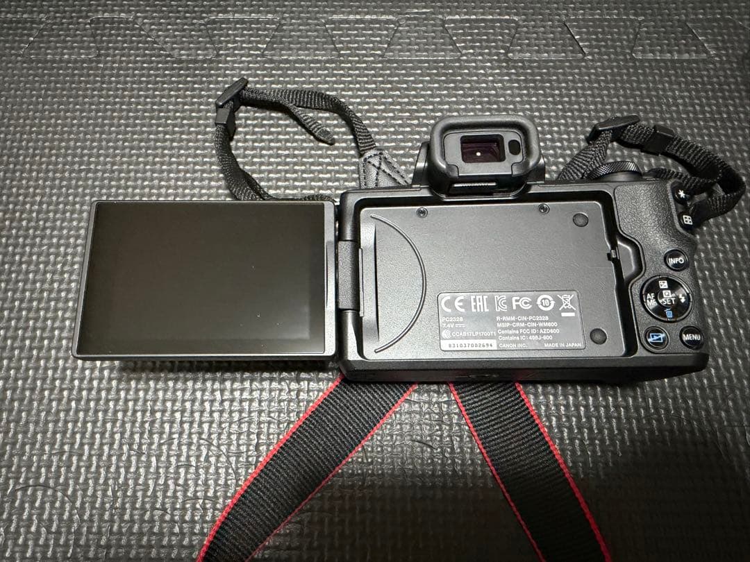 【箱付】Canon EOS Kiss M ダブルレンズキット ブラック