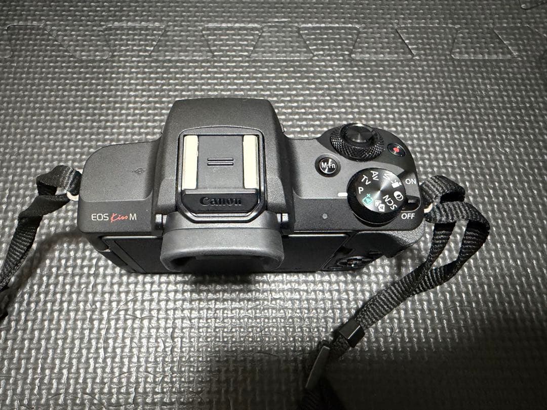 【箱付】Canon EOS Kiss M ダブルレンズキット ブラック