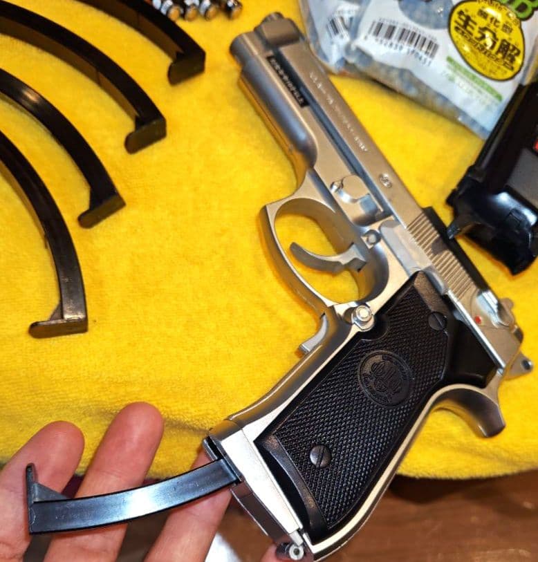 ラ*ね様 ☆子供の日企画☆10歳以上エアガン♪てんこ盛り☆M4、ワルサーP38、