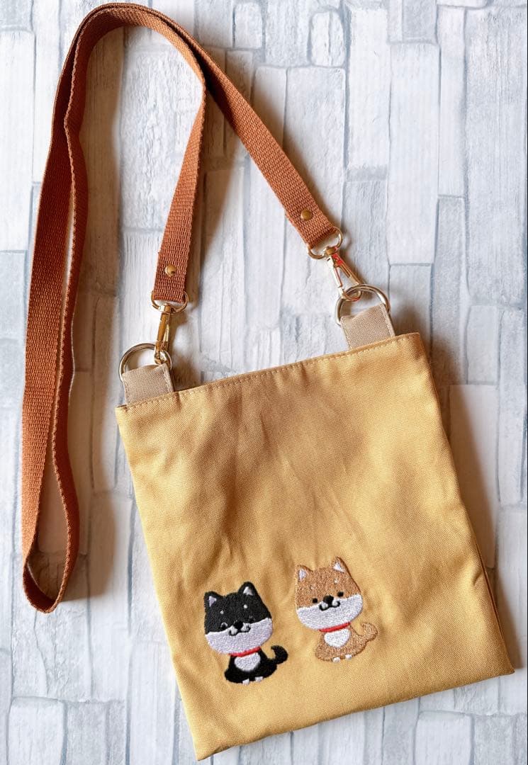 秋鮭様 リクエスト ハンドメイド　柴犬　刺繍　キーホルダー　ミニショルダーバッグ