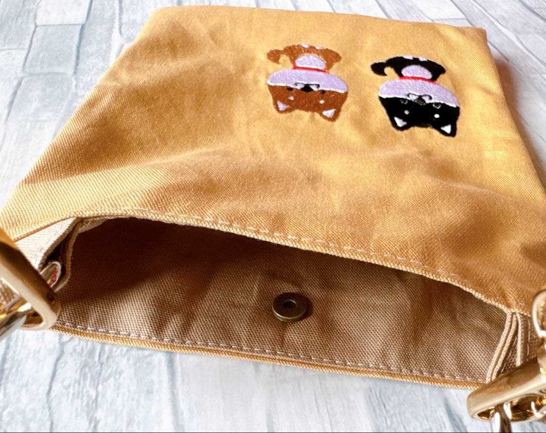秋鮭様 リクエスト ハンドメイド　柴犬　刺繍　キーホルダー　ミニショルダーバッグ
