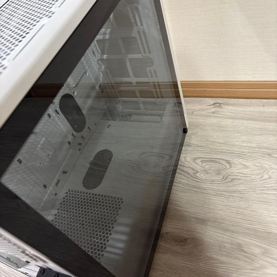 Corsair Carbide 275RWhiteミドルタワー型PCケース