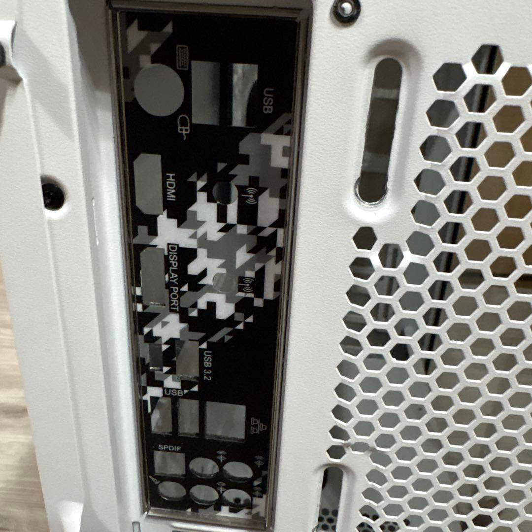 Corsair Carbide 275RWhiteミドルタワー型PCケース