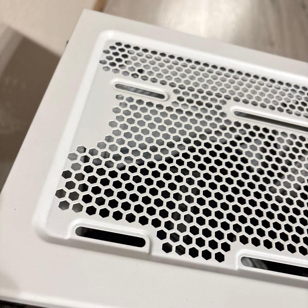 Corsair Carbide 275RWhiteミドルタワー型PCケース