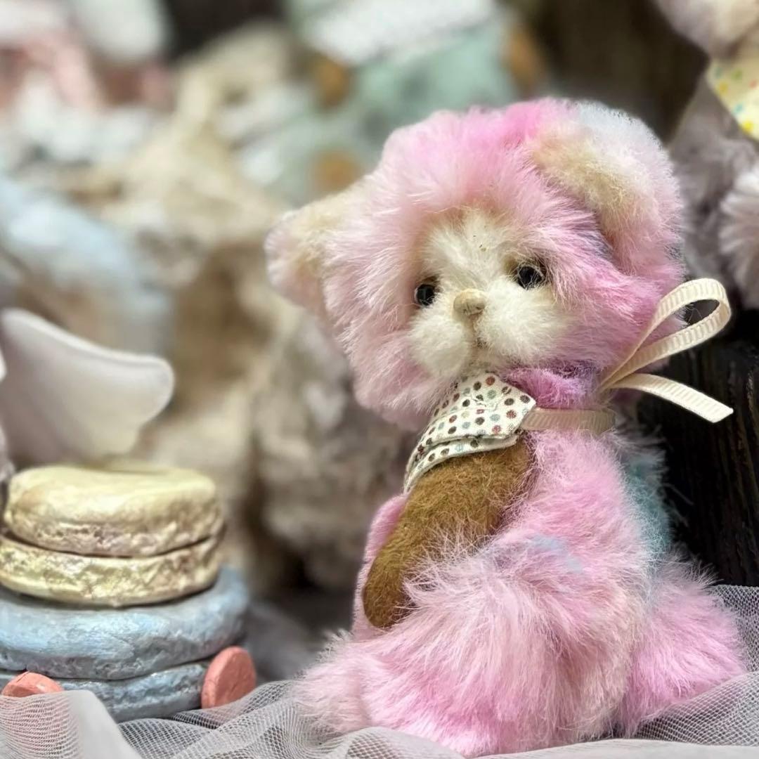ピンク色のネムネム猫ちゃん アーティストベア ハンドメイド 海外作家様 置物