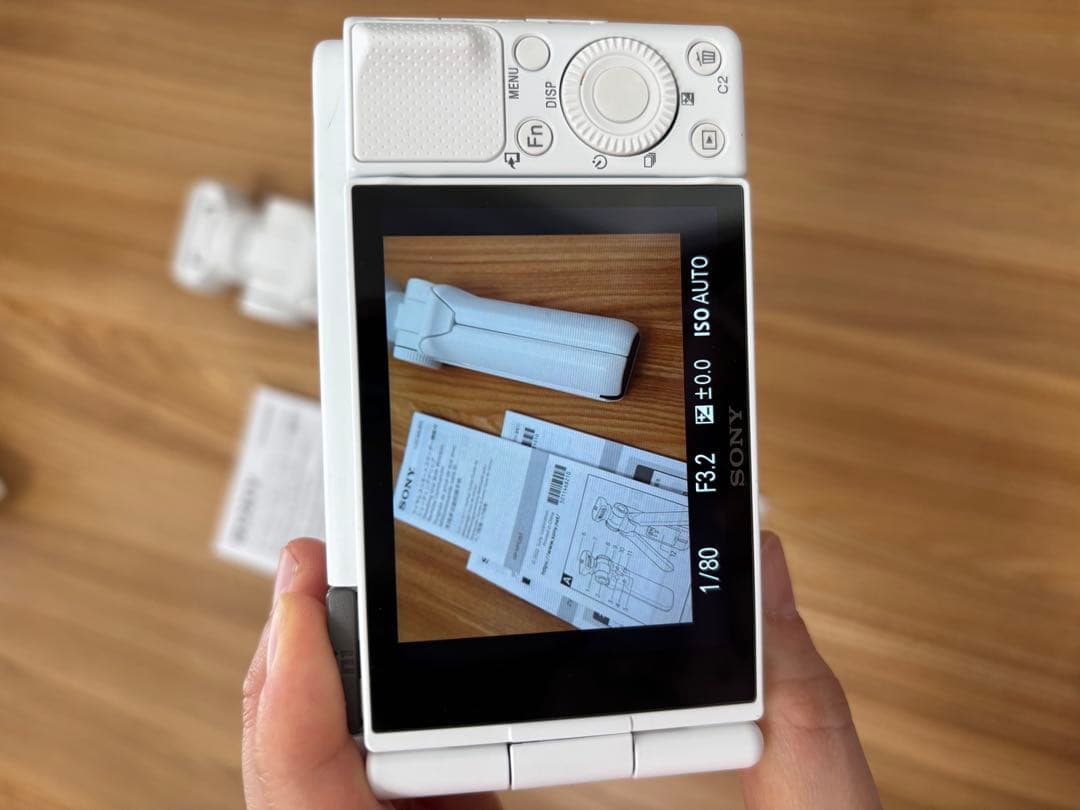 美品!!SONY ミラーレスカメラ ホワイト/新品バッテリー