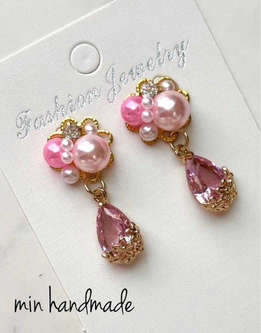 ピンク系　ビジュー　ピアス　ハンドメイド　イヤリング変更可能
