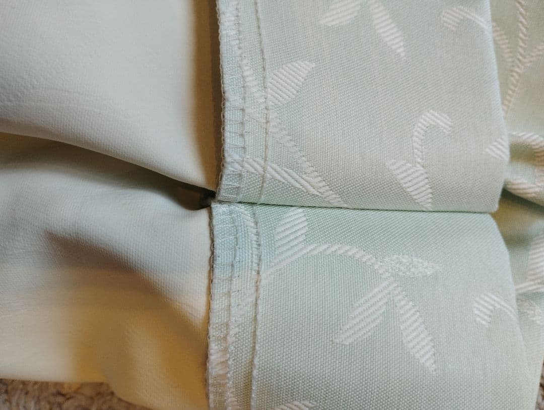 【6月8日までお値下中！】完全遮光 リラグリーン色 ドレープカーテン 2枚セット