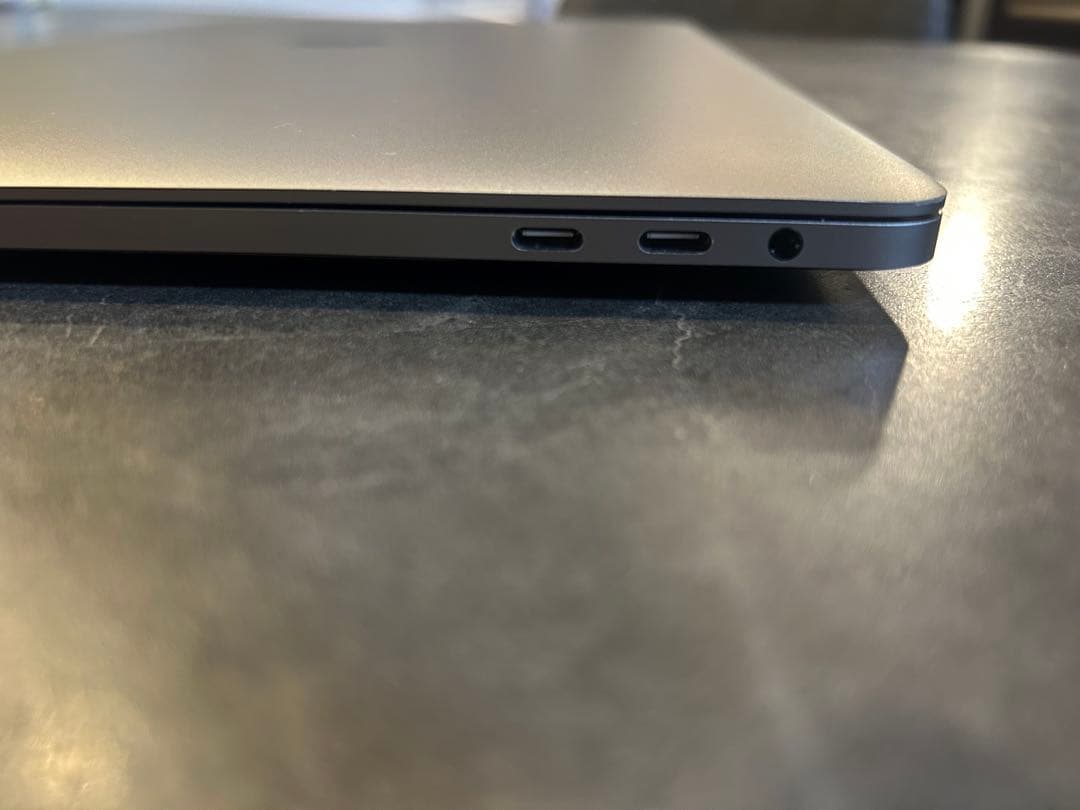 MacBook Pro15 2019 i9/32GB/1TB Office付