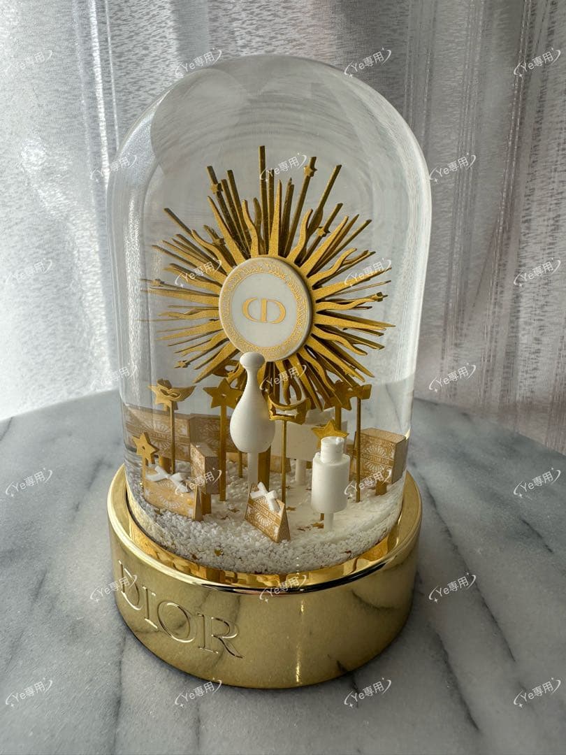 Dior ディオール クリスタルドーム スノードーム クリスマス限定デザイン