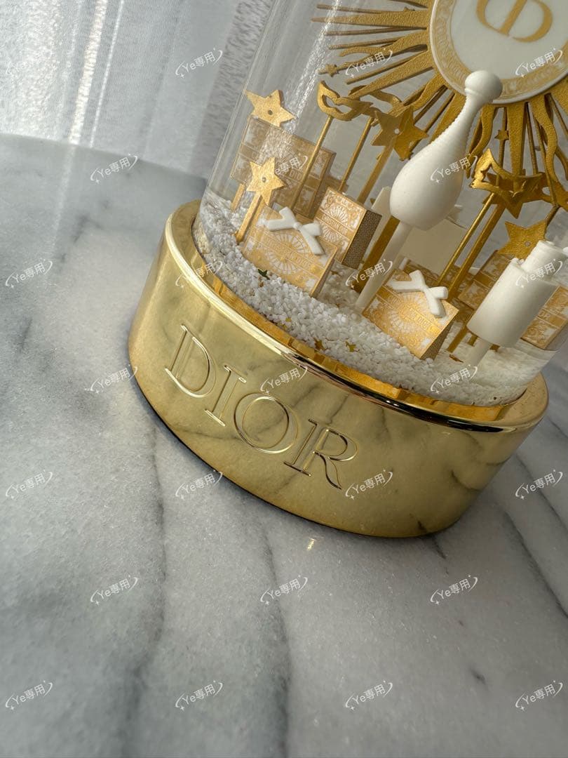 Dior ディオール クリスタルドーム スノードーム クリスマス限定デザイン
