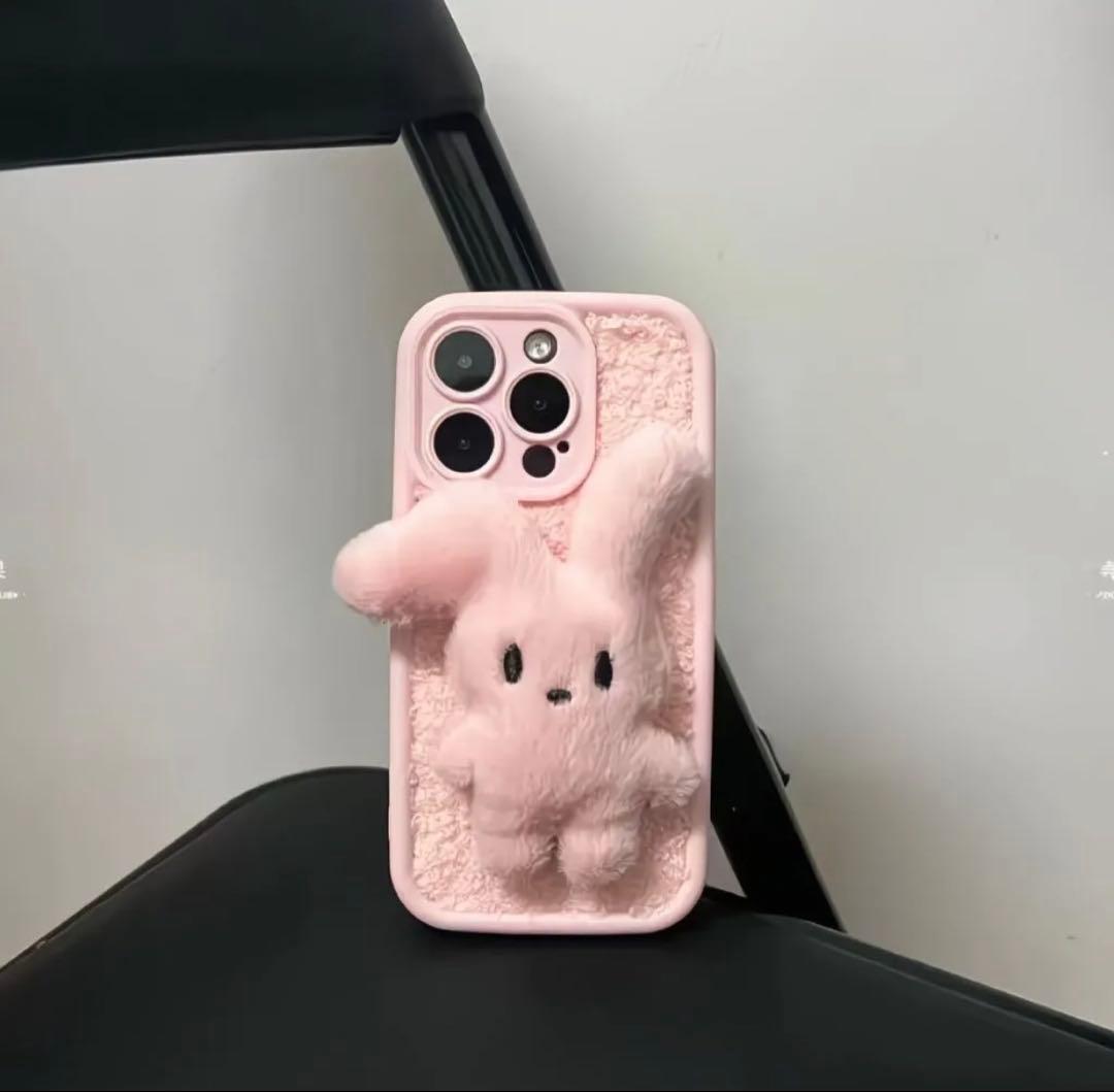 うさぎのぬいぐるみ付きiPhoneケース