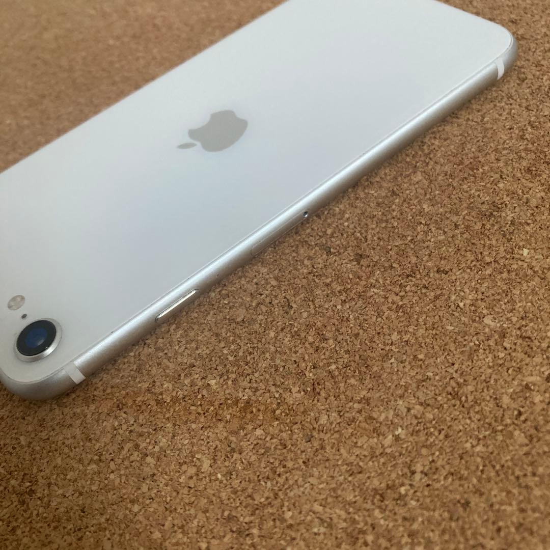 4133【早い者勝ち】電池新品☆iPhoneSE2 64GB SIMフリー☆
